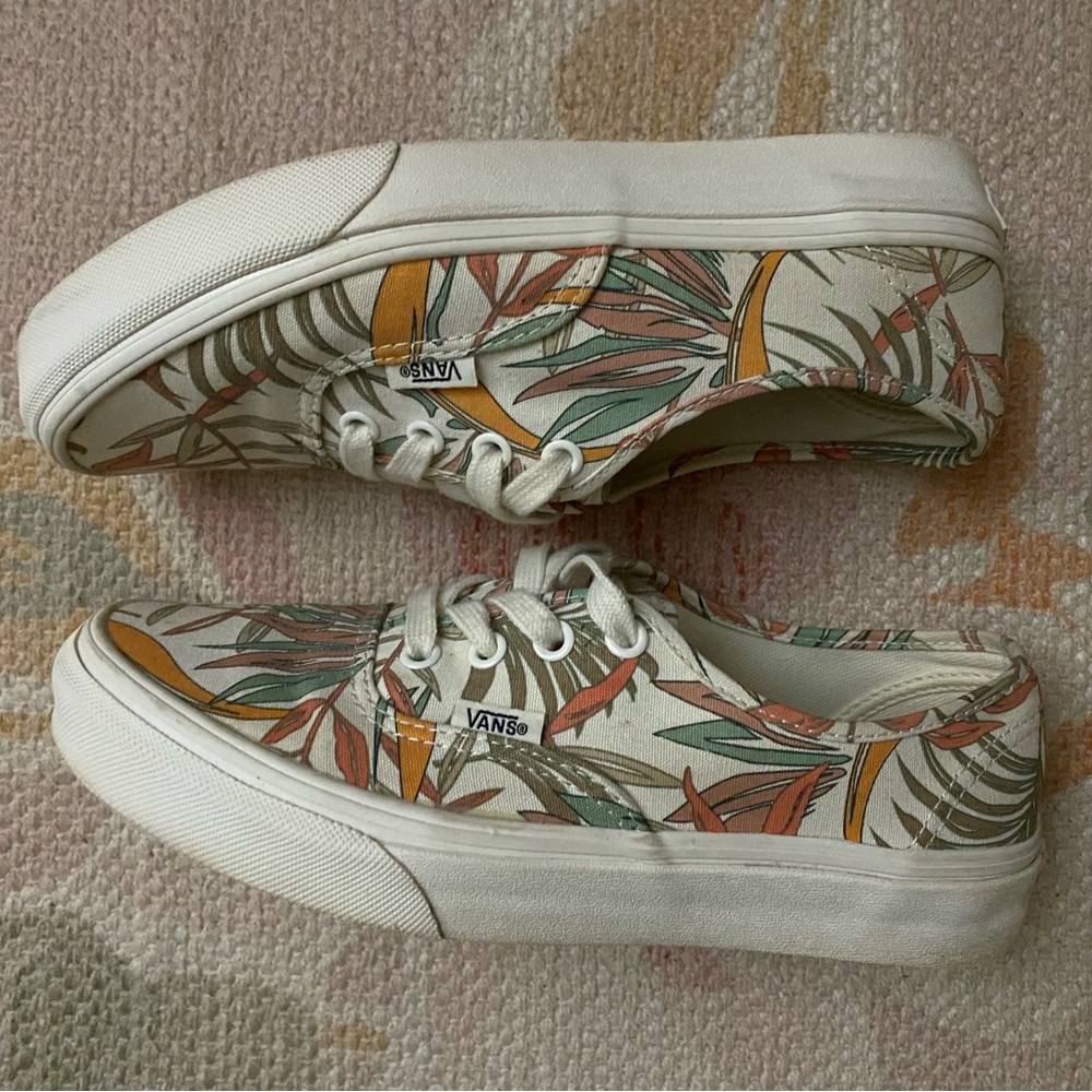 Vans - Picture 7 of 14